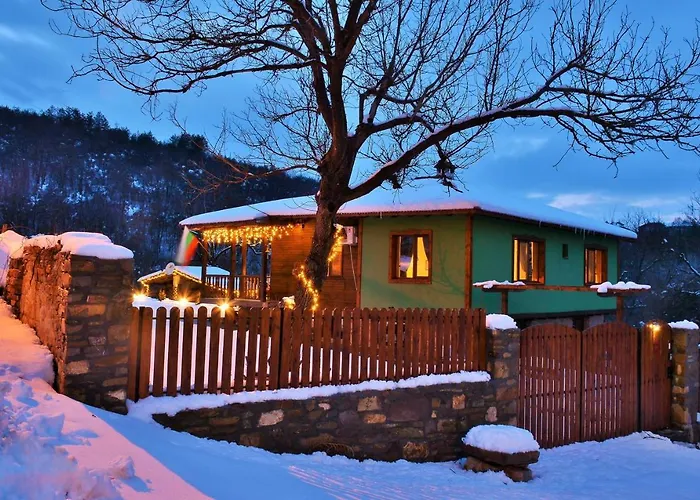 къща край реката/ House By The River * Vetrintsi