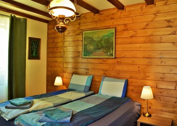 къща край реката/ House By The River Villa Vetrintsi