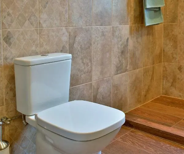 къща край реката/ House By The River Villa