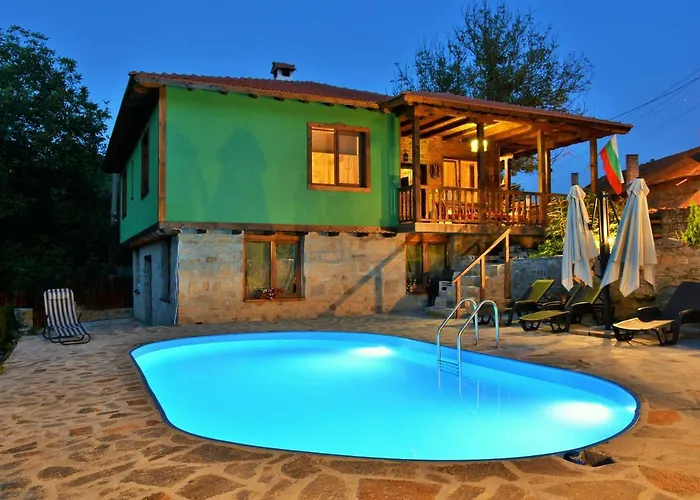 къща край реката/ House By The River * Vetrintsi