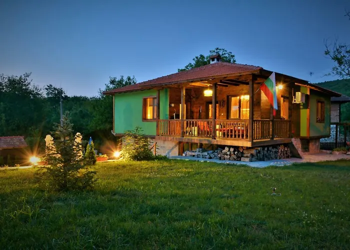 къща край реката/ House By The River Villa *